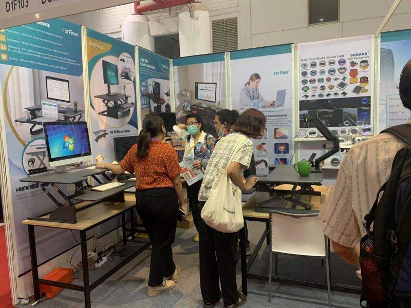 Kcourorouge Adjustable Desks Attract Significant Attention at the 5th China (Indonesia) Trade Expo