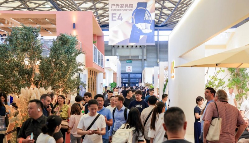 “东莞制造美学之城”丨东莞展团亮相第三十一届中国国际家具展览会(摩登上海时尚家居展/中国家具高端制造展)(图1) 第三十一届中国国际家具展览会1.jpeg